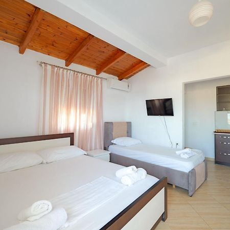 Guesthouse Blue Sky Ksamil Luaran gambar