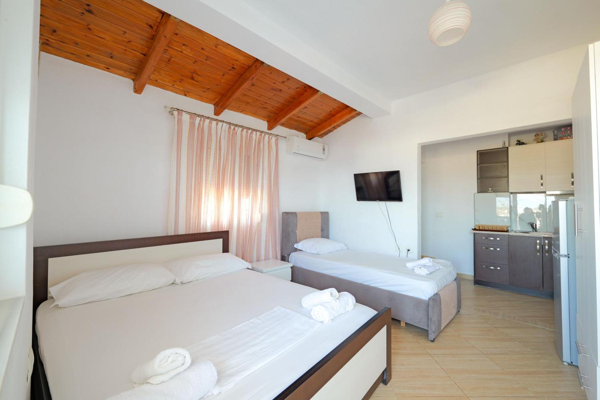 Guesthouse Blue Sky Ksamil Luaran gambar