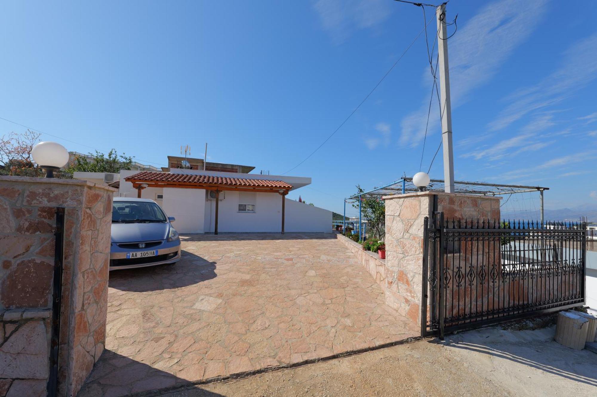 Guesthouse Blue Sky Ksamil Luaran gambar